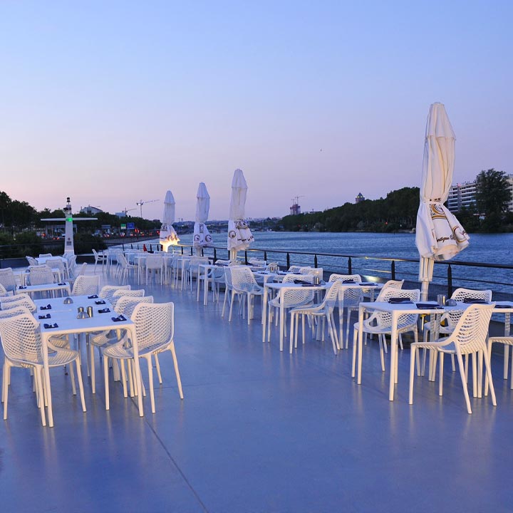 Un lieu de séminaire sur un chaland au bord du Rhône - 2