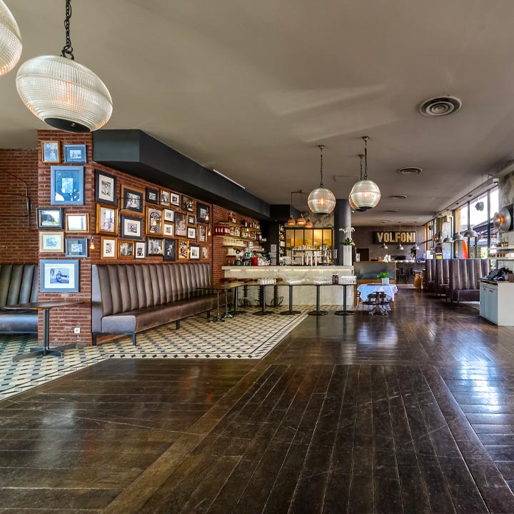 Une restaurant rappelant l’Italie du milieu du siècle dernier. - 2