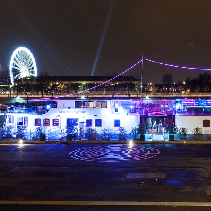 Sur les quais de Seine, embarquez dans un lieu de réunion original - 2