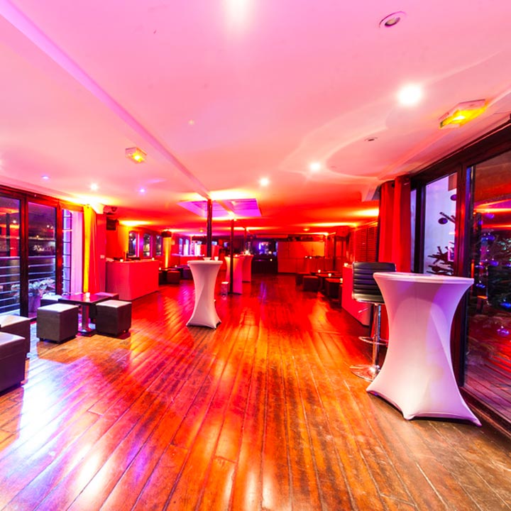 Sur les quais de Seine, embarquez dans un lieu de réunion original - 3