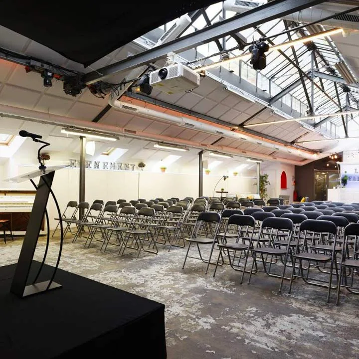 UN ESPACE BRUT ET INDUSTRIEL AU COEUR DE PARIS - 3