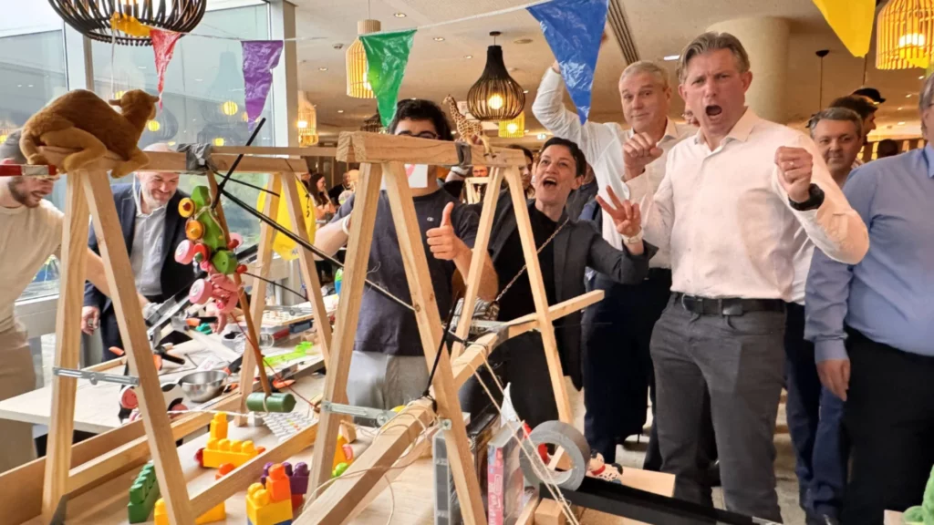 Réaction en chaîne ; team building ; animation entreprise ; animation fin d'année