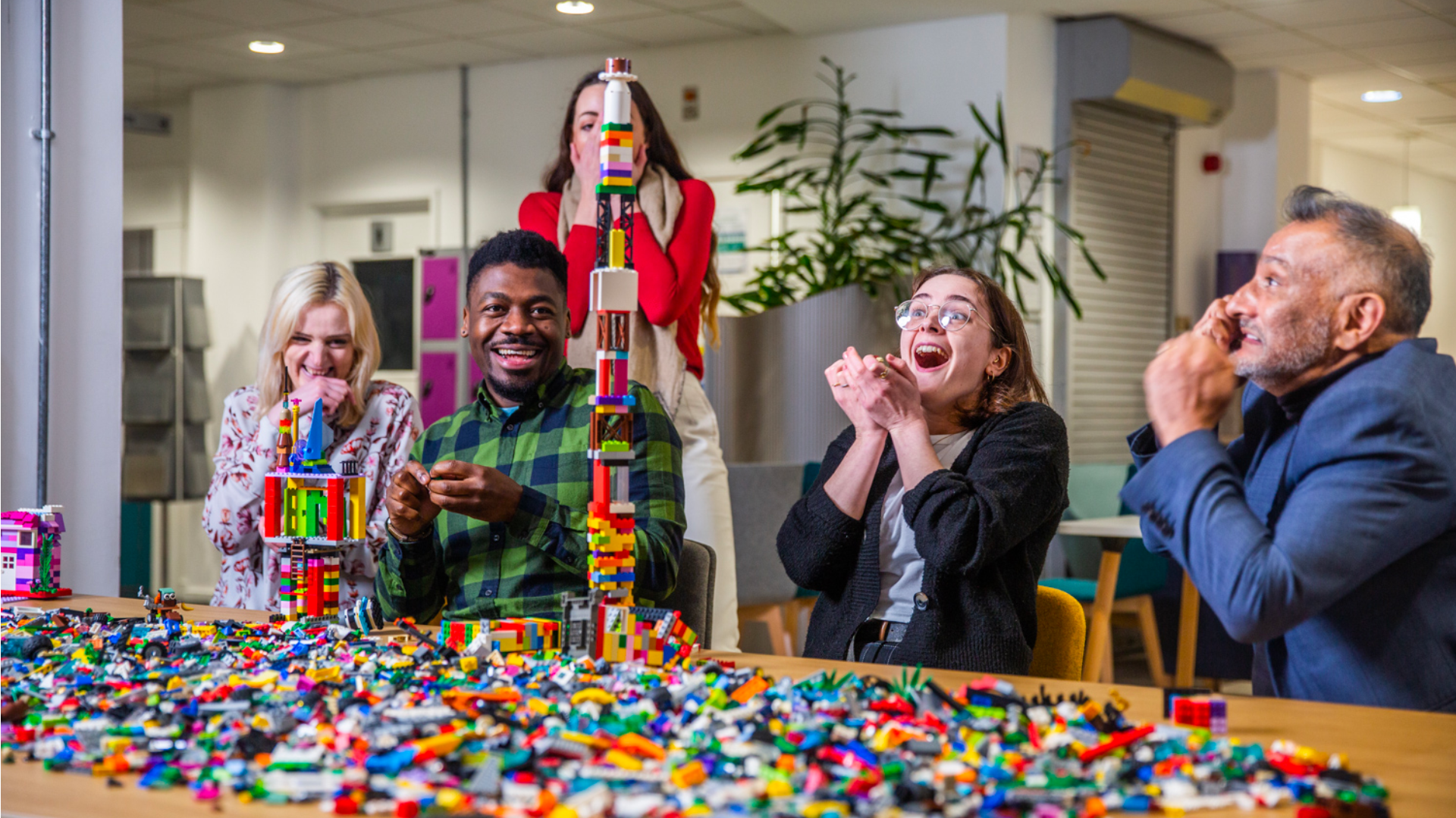 team building lego team building créatif ; atelier créatif ; création lego ; activité d'entreprise ; lego